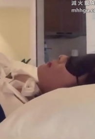 【白金泄密】，模特级反差御姐，被变态男友施虐粗暴对待，无套内射精液缓缓流出(v)