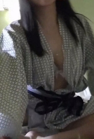 (2)【個人】旦那に内緒で返済の為に浪費家な若妻。宿で弄繰り回され*宮奥に大量中出し FC2PPV-4617587