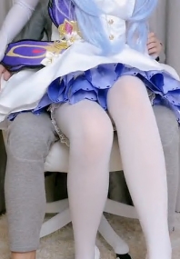 国产二次元福利姬Coser「铃木美咲」大尺度私拍《原神》刻晴の花嫁，乳夹猥亵，白丝足交榨出浓精