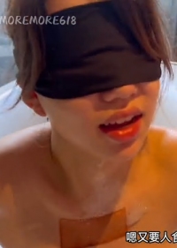 推特S级网黄，剧情淫娃【moremore】付费福利，浴室中出浸浴女友