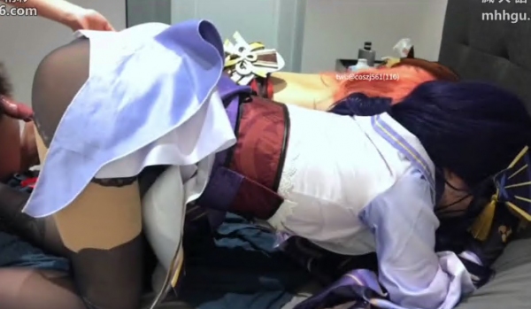 COSER，3P双飞，口交足交啪啪，手冲榨精