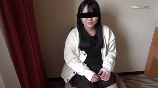 喜欢胸部吗？？黑发小恶魔用哺乳手活把大叔耍得团团转，你的前列腺液好多呀 FC2PPV-4663929