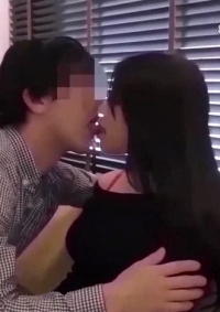 被强行带来的30岁巨乳妻子：“脱光就行了吧…… FC2PPV-4664647