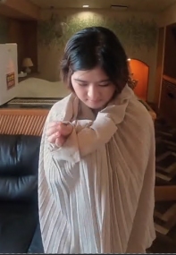 我想试试做爱”悠(遥) 21岁，连吻都没体验过的关西本地纯情妹子，初次私处贯通式 FC2PPV-4665641