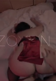 《投影仪性爱》看着实时拍摄的投影，一边后入BBW太带劲了