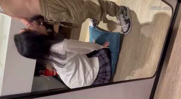 中山电科大财务管理三班00后学妹「曾嘉仪」和会计老师学校楼道偷情自拍视频流出，反差小母狗给老师舔屁眼