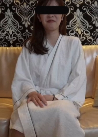 让人忍不住想再来一次。性感爆棚的大姐姐与浓烈的无套性爱，还展示了真实的自慰！FC2PPV-4670652