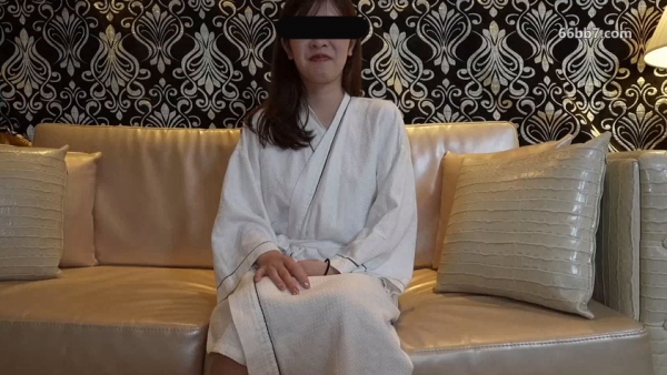 让人忍不住想再来一次。性感爆棚的大姐姐与浓烈的无套性爱，还展示了真实的自慰！FC2PPV-4670652