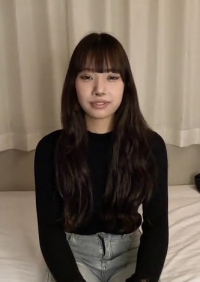 【素人初次拍摄】雏（18岁）对软弱可爱的女孩为所欲为。穿着衣服直接口交到深喉，最后口中射精。FC2PPV-4671205