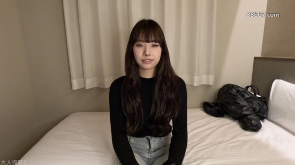 【素人初次拍摄】雏（18岁）对软弱可爱的女孩为所欲为。穿着衣服直接口交到深喉，最后口中射精。FC2PPV-4671205