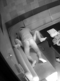 摄像头破解真实偷拍，四眼中年大叔包厢体验特殊服务，巨乳房公主吹拉弹唱一条龙