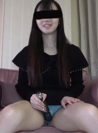 超纯真的女性！天然浓密毛发也很不错,害羞的样子可爱到不行,乖巧听话的感觉也棒 FC2PPV-4676231