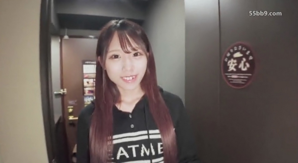 和爆红的美女按摩小姐姐约会去情侣酒店♡露天温泉里亲密无间地疯狂内射 /FC2PPV-4676467