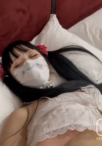 被飞机杯强制控制的萝莉室友 这小逼缝是有多水嫩 啊~受不了啦~到顶了~快感太强烈了