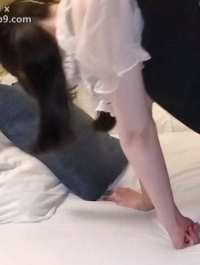 超正点！娇小萝莉女学生的纯真可爱反应让人无法抗拒的生性交。明知不该，却还是忍不住对这个天使般的女学生恶作剧 FC2PPV-4680583