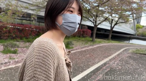 (1)与真正的素人在白天公园进行暴露玩法，迅速进入酒店后连续9次真高潮仍不停歇的性爱 FC2PPV-4680591