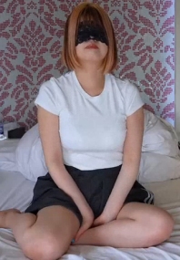 J罩杯美爆乳美女！经过细致的爱抚前戏，敏感度高到极点，一插入肉棒就高潮不停！欲求不满的阴道深处被猛插，发出低吼般的呻吟，痉挛达到极致高潮！FC2PPV-4688691