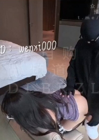 推特极品肥臀炮架「肉臀果儿」VS长屌肌肉猛男打桩机，紫色包臀裙韵味小姐姐，被按在办公桌前，被大肉棒疯狂抽插