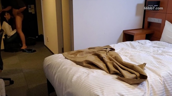 未偿还债务，在深夜超市购物时被抓住，被陌生人的肉棒玷污并**内射的白皙妻子 FC2PPV-4706217