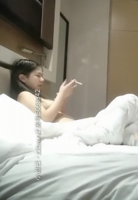 返场前天的小巧萝莉妹，温柔苗条极品美乳，两天干四场人气爆棚