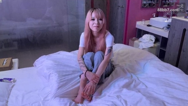 (2)体脂率10%！外表与内在完全相反的超清纯女孩，只有3次恋爱经验，与她过夜享受性爱！FC2PPV-4758035