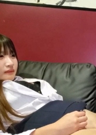 毕业前最后一穿制服！放学后在便利店喂饱她，带回家用她最爱的玩具干到她腿软瘫掉，然后趁她无力反抗，直接把大叔浓精全灌进她嫩逼深处！FC2PPV-4793426