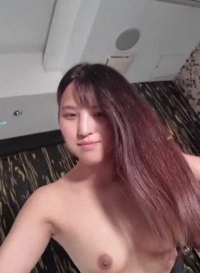 早泄男友的做爱根本满足不了她……明明长着一张清纯脸，却浪叫着彻底乱掉的淫乱小穴，被我背德地中出内射了！FC2PPV-4808502