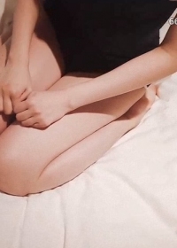 之前拍的视频翻出来了：给身材苗条的育儿妈妈穿上校服泳装（スク水）的影像，干脆就晒给大家看吧 FC2PPV-4818247