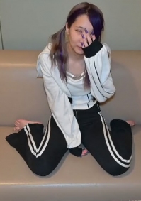 150cm、36kg的极致迷你超苗条美少女，在东横（Toyoko）街头被搭讪成功，明明有男朋友还是被骗上床，生插入出轨做爱，最后被大剂量中出内射了 FC2PPV-4812786